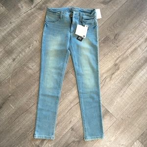 |NEW|DL Stretch Jeans